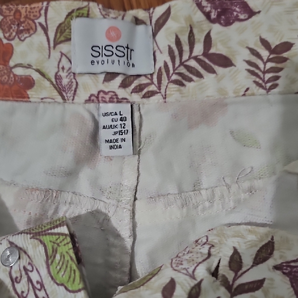 Sisstr Evolution Floral Patterned Shorts Set With… - image 7